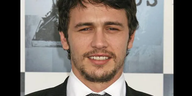James Franco Kejar Gelar Doktor