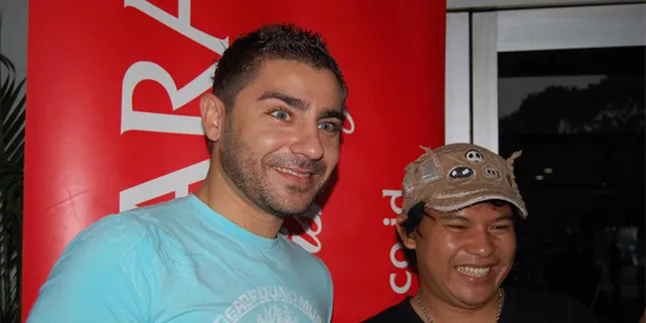 Wali Berduet Dengan Fabrizio Faniello di NMA 2010 Wali Berduet Dengan Fabrizio Faniello di NMA 2010