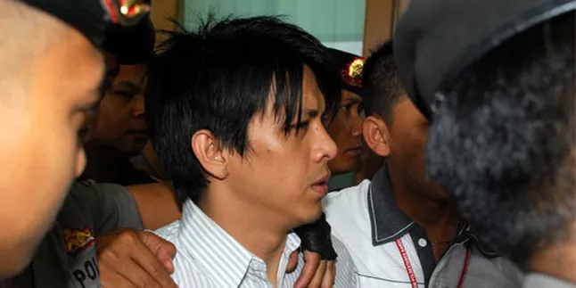 Ariel Tegang Dengarkan Eksepsinya Ditolak