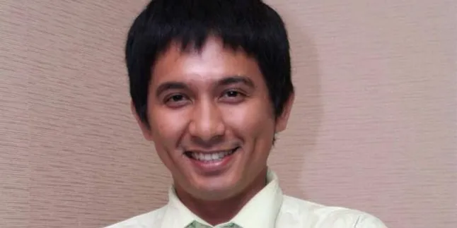 Ryan Delon Penggemar Berat Anjing