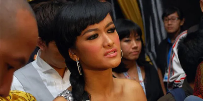 Julia Perez Siap Beber Borok Dewi Perssik