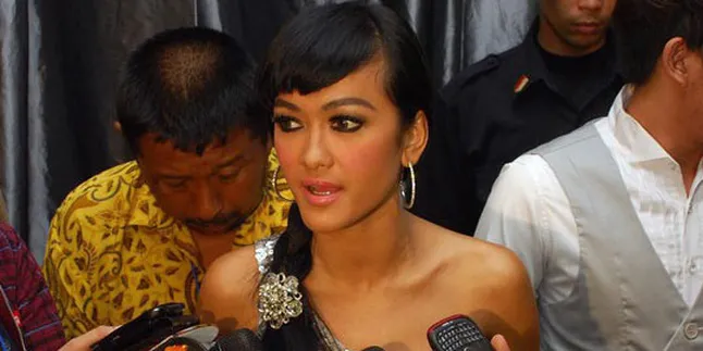 Terancam Dilaporkan FPI, Julia Perez Ngaku Jadi Korban