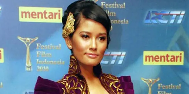 Bacakan Nominasasi FFI, Titi Sjuman Bangga Pakai Batik Bacakan Nominasasi FFI, Titi Sjuman Bangga Pakai Batik