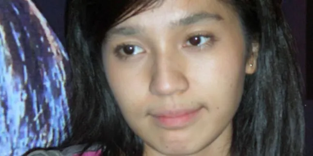 Ayah Dhini Aminarti Dimakamkan di Sukabumi