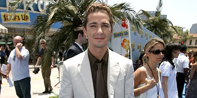 'TRANSFORMERS 3' Berlatar Belakang Pendaratan di Bulan