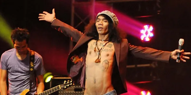 27 Tahun Berkarya, Slank Sering Berantem
