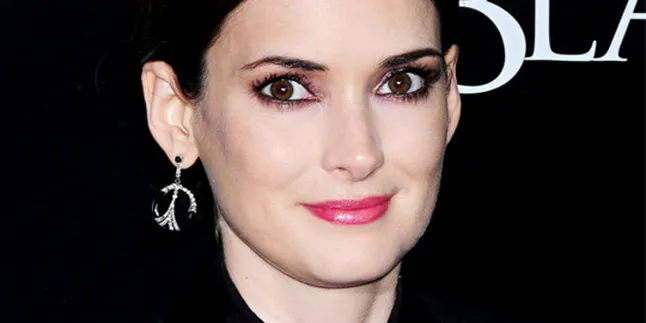 Winona Ryder Tak Ingin Pacari Pria Di Luar Industri Film