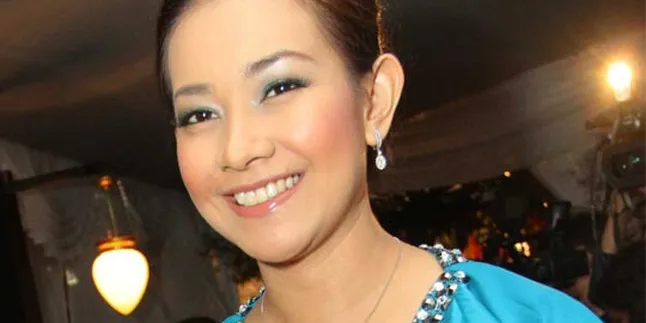 Alya Rohali Kejar Deadline Tesis S2