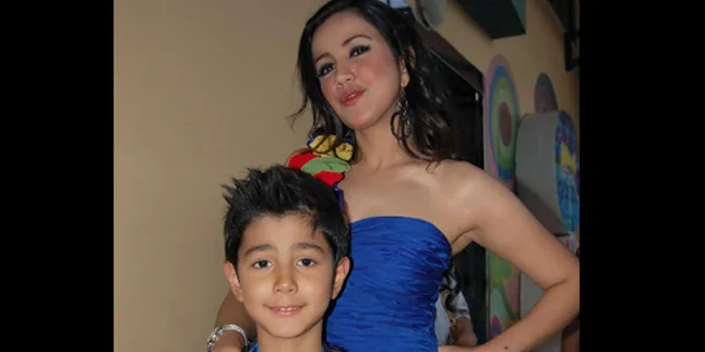 Andi Soraya Tak Ingin Pisah Lagi Dengan Anak