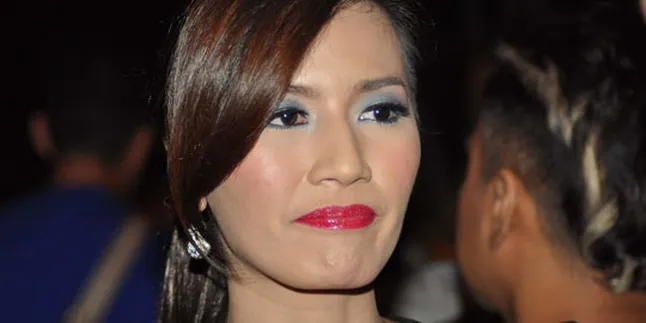 Asti Ananta Punya Desainer Sendiri