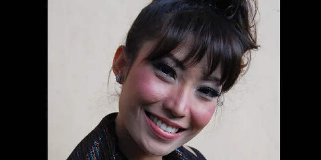 Ayu Dewi Pilih Bambang Pamungkas Daripada Irfan Bachdim