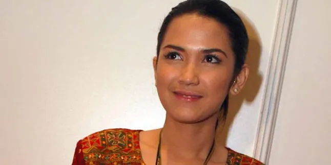 Dinda Kanyadewi Bantah Putus Karena Pihak Ketiga Dinda Kanyadewi Bantah Putus Karena Pihak Ketiga