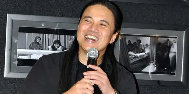 Apa Beda 'OBAMA ANAK MENTENG' dan 'DREAM OBAMA'?