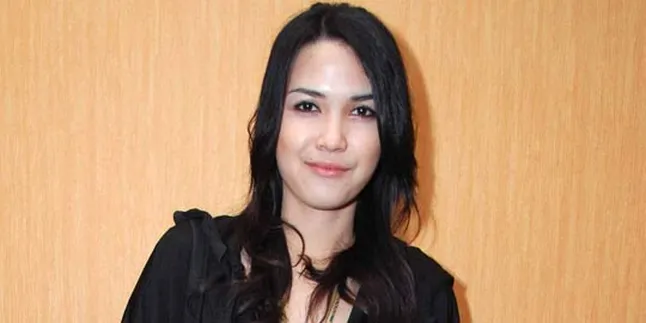 Dinda Kanyadewi Bernafas Sejenak Sebelum Jalani Stripping