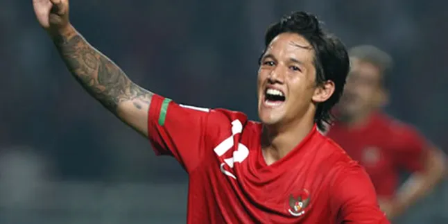 Irfan Bachdim Jadi Motif Busana Batik