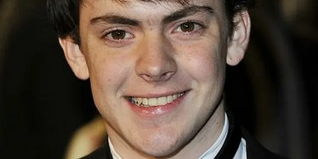 Ben Barnes Tidur Bersama Pedang