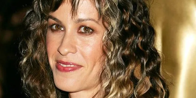 Alanis Morisette Melahirkan di Hari Natal