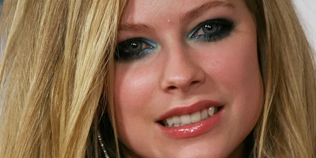 Avril Lavigne Tak Keberatan Suaranya Dipakai Rihanna