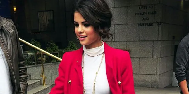 Selena Gomez Naksir Shia LeBouf!