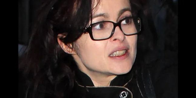 Tim Burton - Helena Bonham Pisah Rumah!