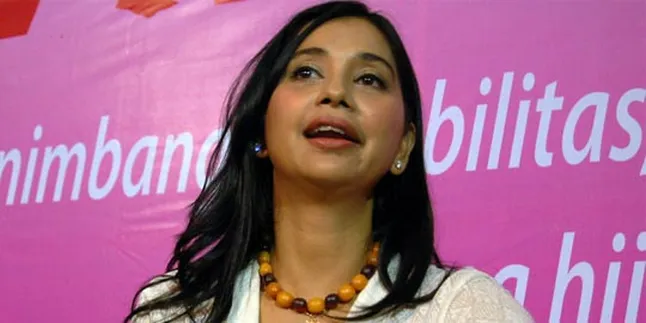 Ayu Azhari: Gus Dur Tiba-Tiba Hadir di Sunatan Anak Saya Ayu Azhari: Gus Dur Tiba-Tiba Hadir di Sunatan Anak Saya