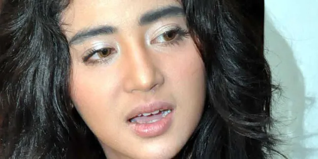 Dewi Perssik:  Nicky Titra Menghargai Perempuan