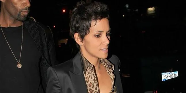 Halle Berry Rela Lepas Akting Demi Anak