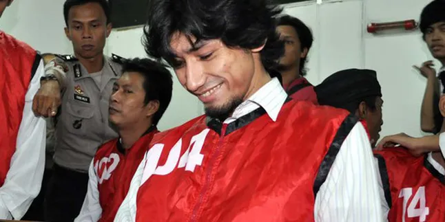 Keluarga Absen Sidang, Revaldo Santai