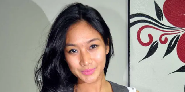 Happy Salma Kembali Jadi Pelacur