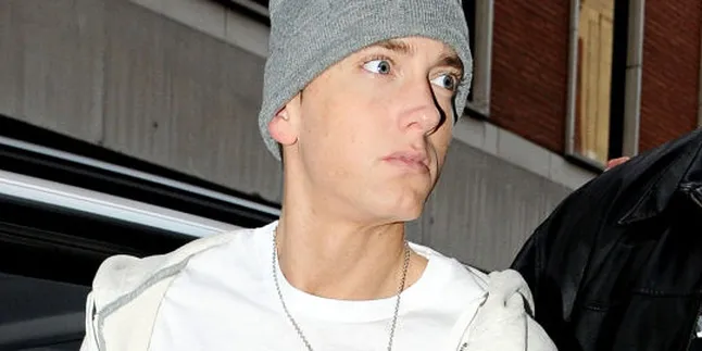 Eminem Main Film Lagi!