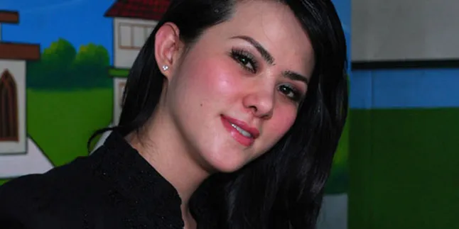 Angel Lelga: Teman Pria Banyak Tapi Belum Ada Komitmen Angel Lelga: Teman Pria Banyak Tapi Belum Ada Komitmen