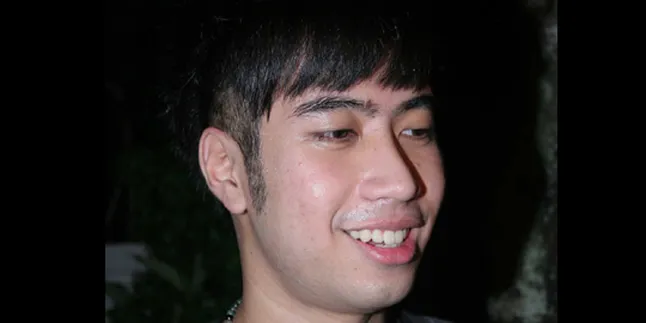 Vidi Aldiano Berburu Foto di Konser N.E.R.D