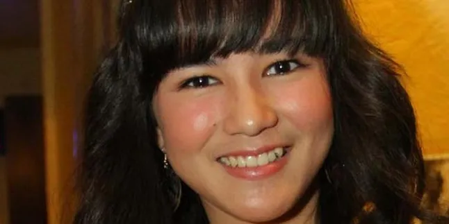 Masayu Clara Tak Cemburu Dengan Fans Lucky