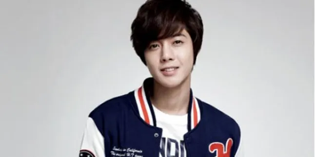 Kim Hyun Joong Dikontrak Brand Mode Hang Ten Korea