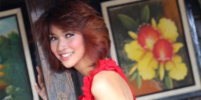 Kamidia Radisti Jadi Imajinasi Seorang Penjual Bunga