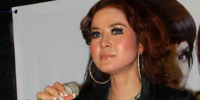 Kecelakaan Mobil, Cynthiara Alona Beri Santunan Operasi