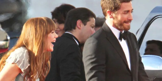 Jake Gyllenhaal Gandeng Pacar Baru ke Golden Globe