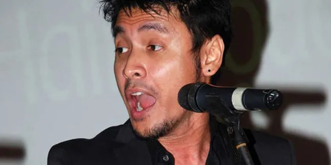 Ello, Totalitas Bermusik Adalah Harga Mati