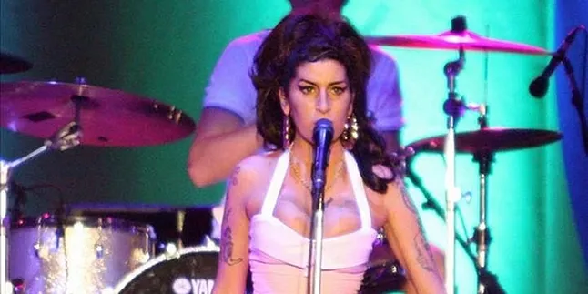 Comeback, Amy Winehouse Gaet Cee-Lo Green