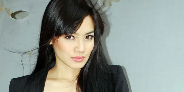 Titi Kamal 'Jatuh Cinta' di Mal Pluit Village