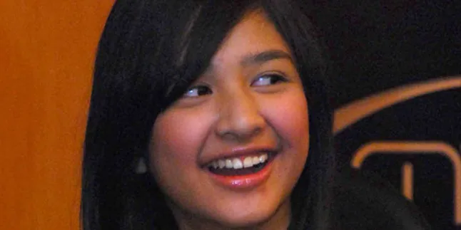 Mikha Tambayong Tanggalkan Urusan Pacaran