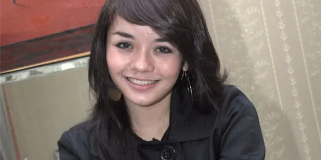 Gita Sinaga Lebih Enjoy Berakting Ketimbang Nyanyi