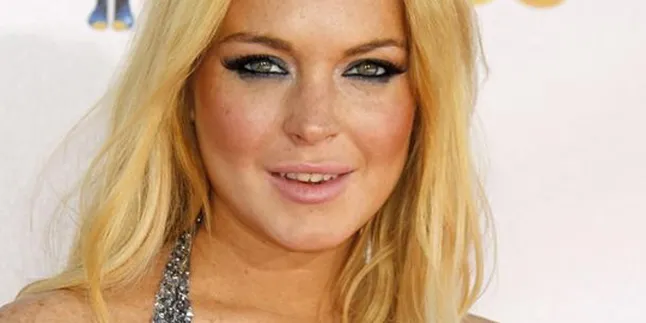Wow, Lindsay Lohan VS Paris Hilton di Ring Tinju!