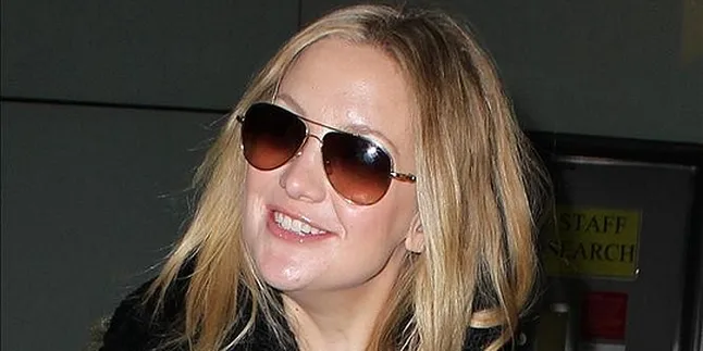 Kate Hudson Jadi Legenda Pornografi