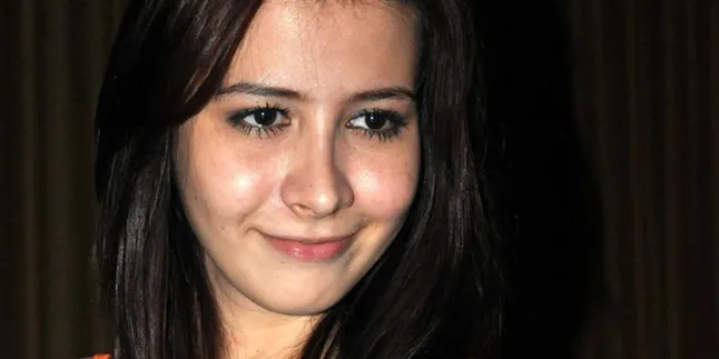 Rina Diana Pilih Karir Ketimbang Ciuman