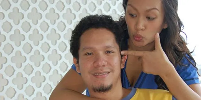 Panik, Angga Dampingi Melanie Operasi Caesar