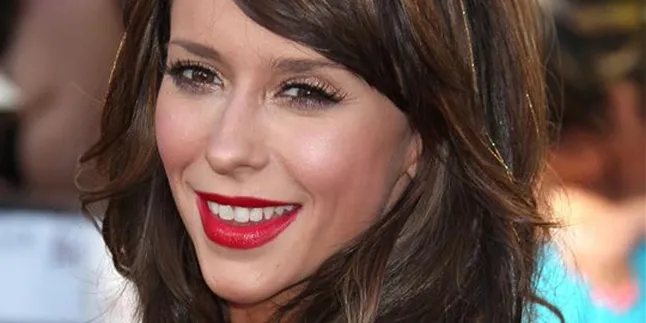 Jennifer Love Hewitt Terserang Bieber Fever!