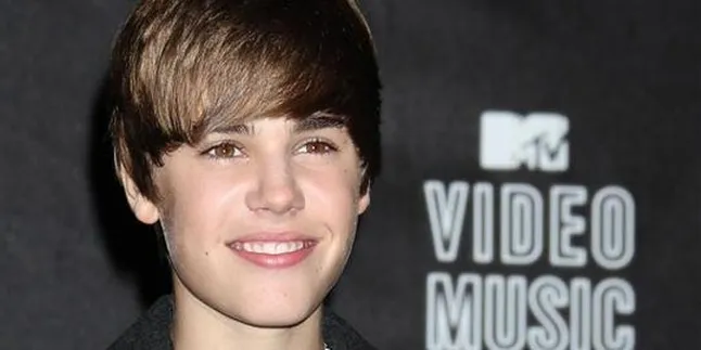 Justin Bieber 'Terlalu Tua' Buat Hailee Steinfeld