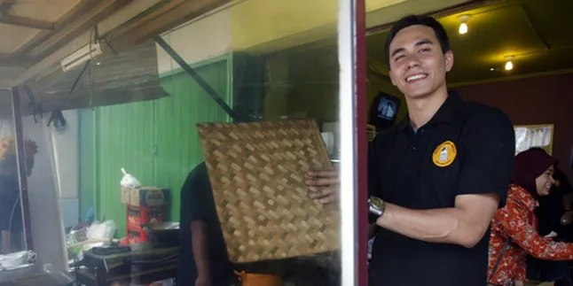 Darius Sinathrya Buka Bisnis Kuliner Perdana