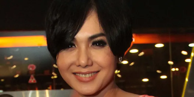 Yuni Shara Sekaligus Jadi Ibu Krisdayanti